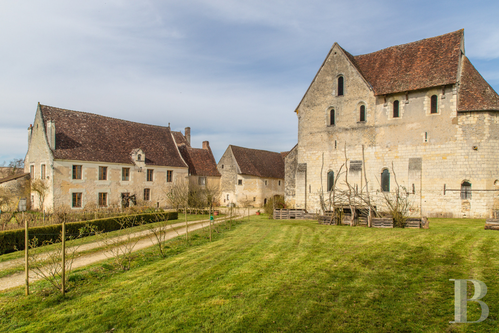 A former château-monastery and its 150-hectare estate near Loches, in Touraine - photo  n°39